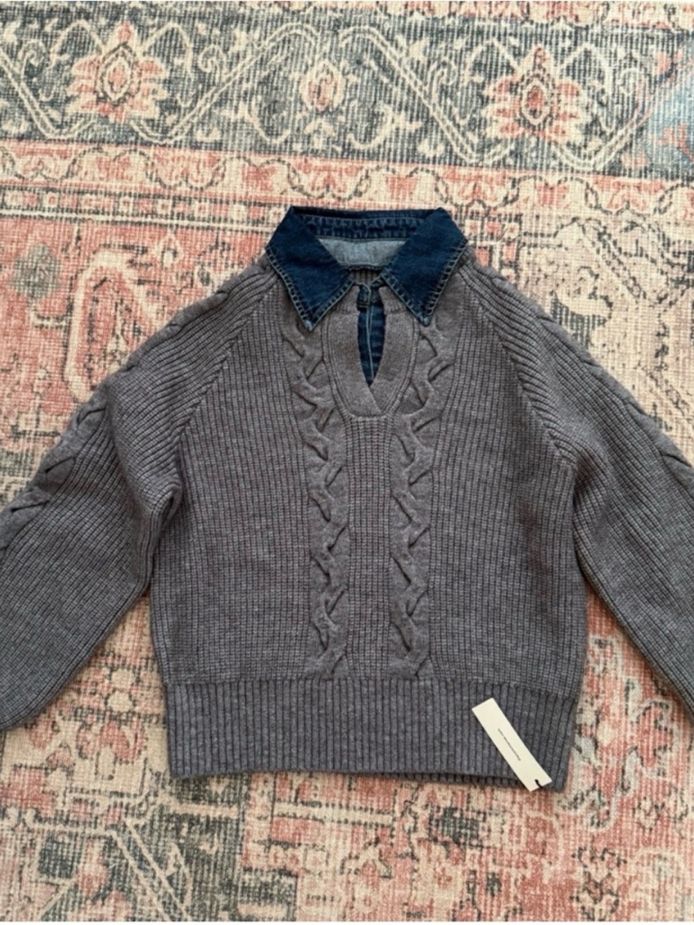 Commense Gray Cable-Knit V-Neck Sweater with Denim Collar